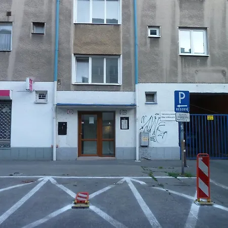 公寓 Apartman Dunajska 布拉迪斯拉发